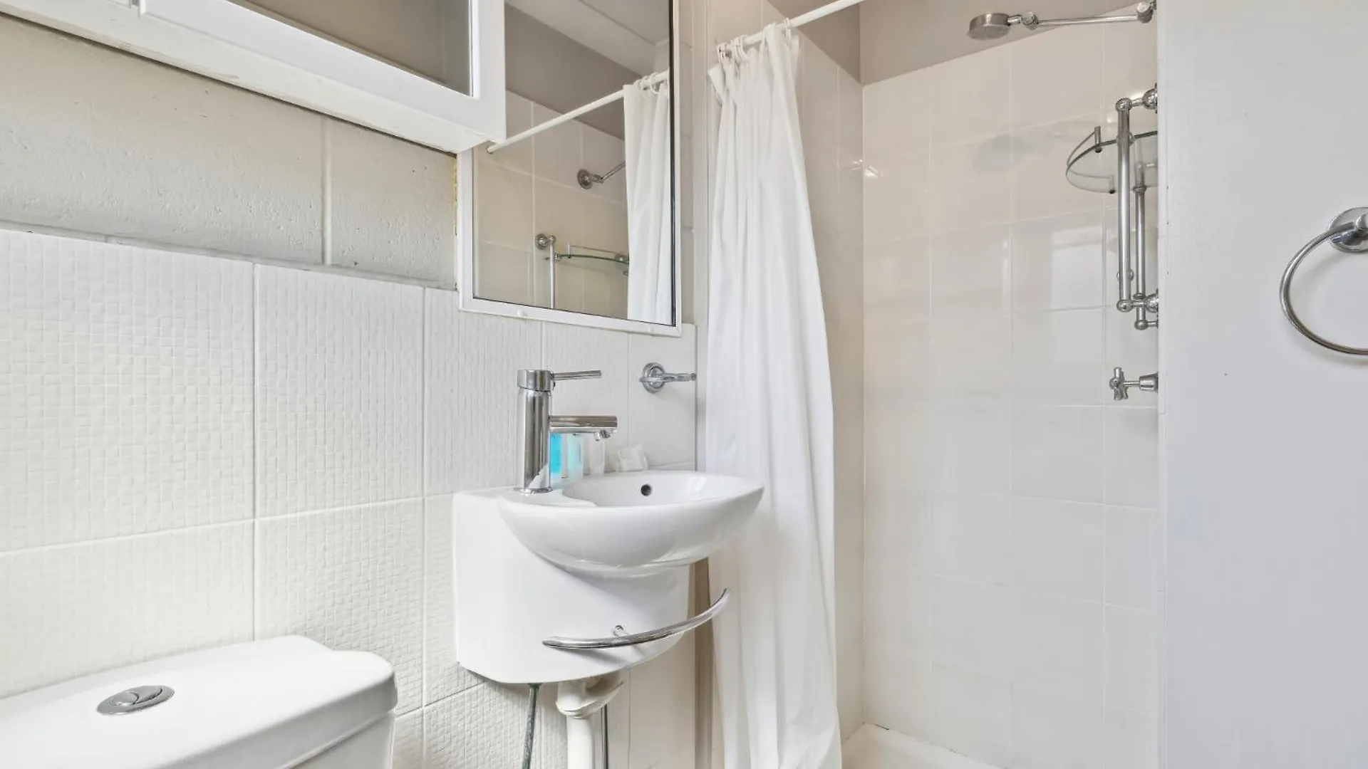 Comfy Studio Near Gabba With Secure Parking 布里斯班 公寓